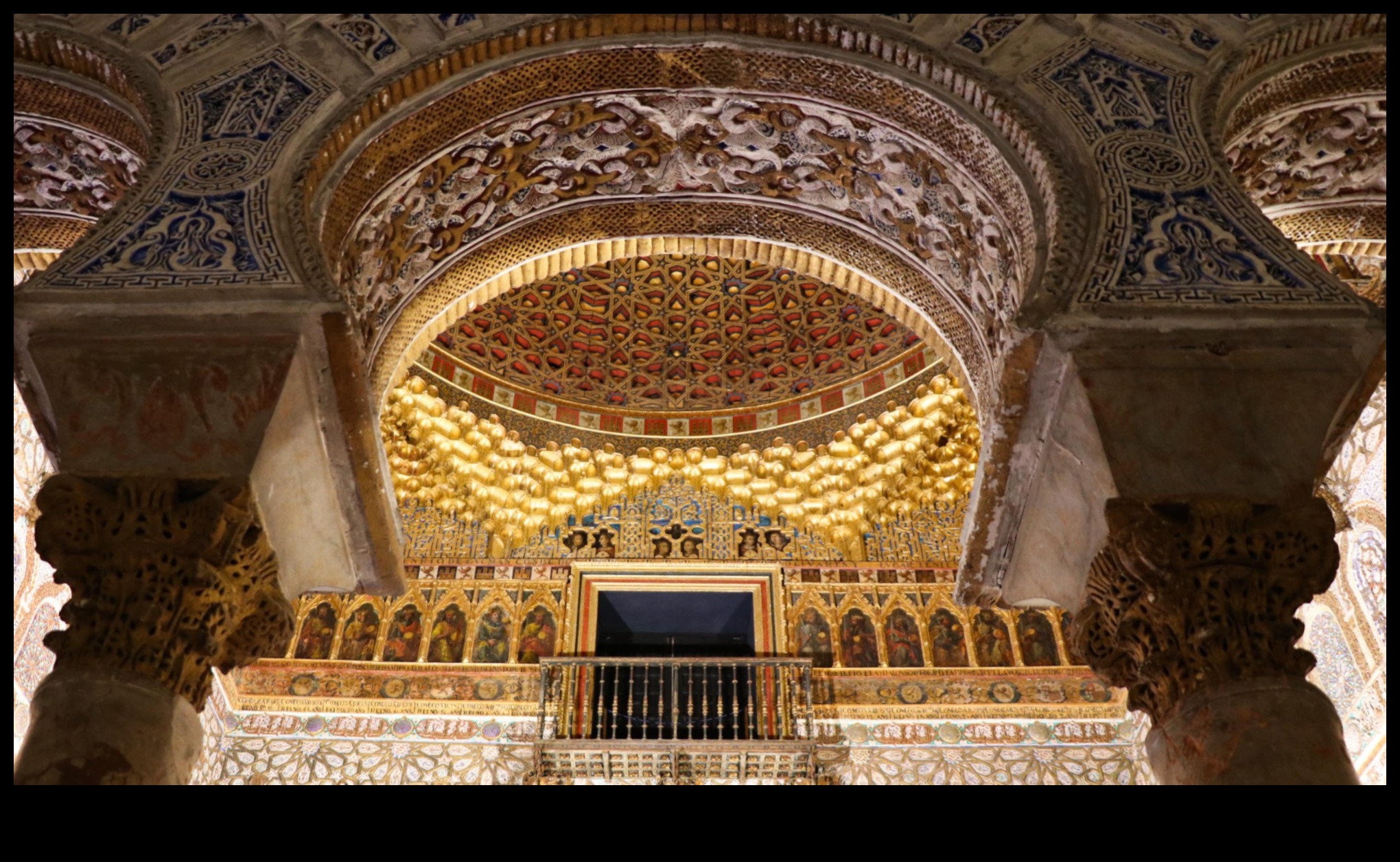 Golden Alcazar Μια περιήγηση σε καλλιτεχνικές αναπαραστάσεις των ισπανικών ανακτόρων 3 Golden Alcazar: Καλλιτεχνικές αναπαραστάσεις Ισπανικών Ανακτόρων