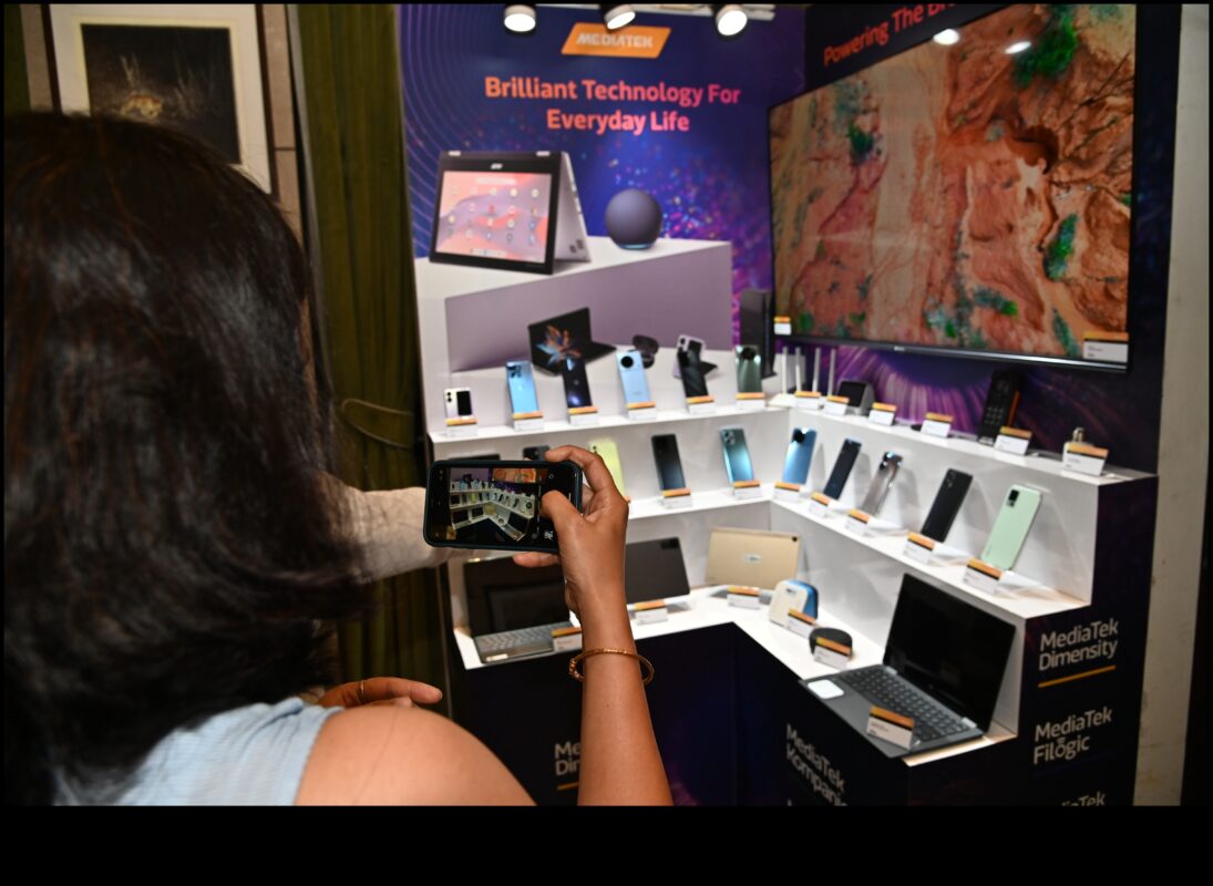 Visual Ventures: Ηλεκτρονικά οθόνης αιχμής για φορητές συσκευές