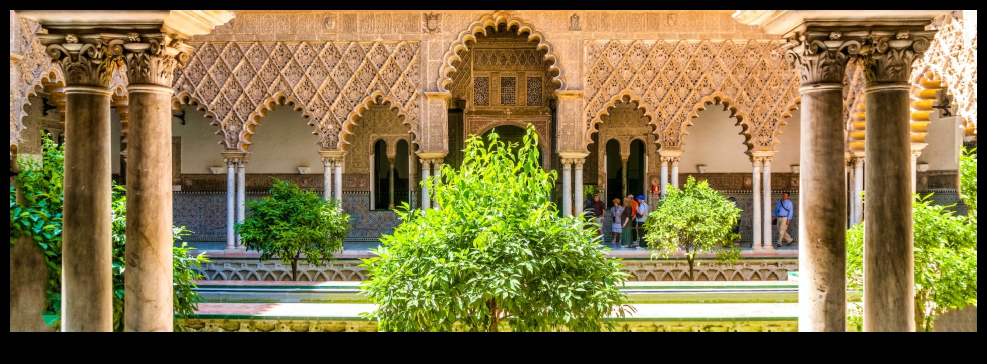 Golden Alcazar Μια περιήγηση σε καλλιτεχνικές αναπαραστάσεις των ισπανικών ανακτόρων 1 Golden Alcazar: Καλλιτεχνικές αναπαραστάσεις Ισπανικών Ανακτόρων